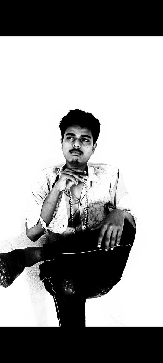 mdhaq0's tweet photo. 🚭🚭 AI generate photo 🖤🤦 https://t.co/fdDDBCQAfF
