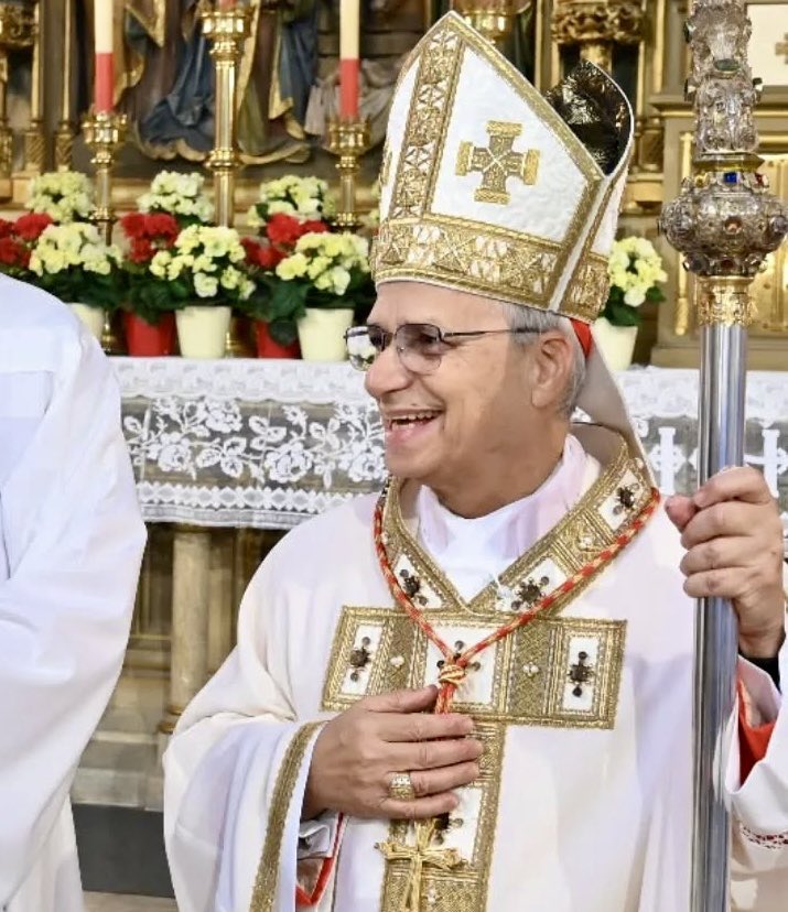 lastscriptures's tweet photo. Just a happy Cardinal Prevost ☺️🙌🏻 https://t.co/Qncq2Nf4gn