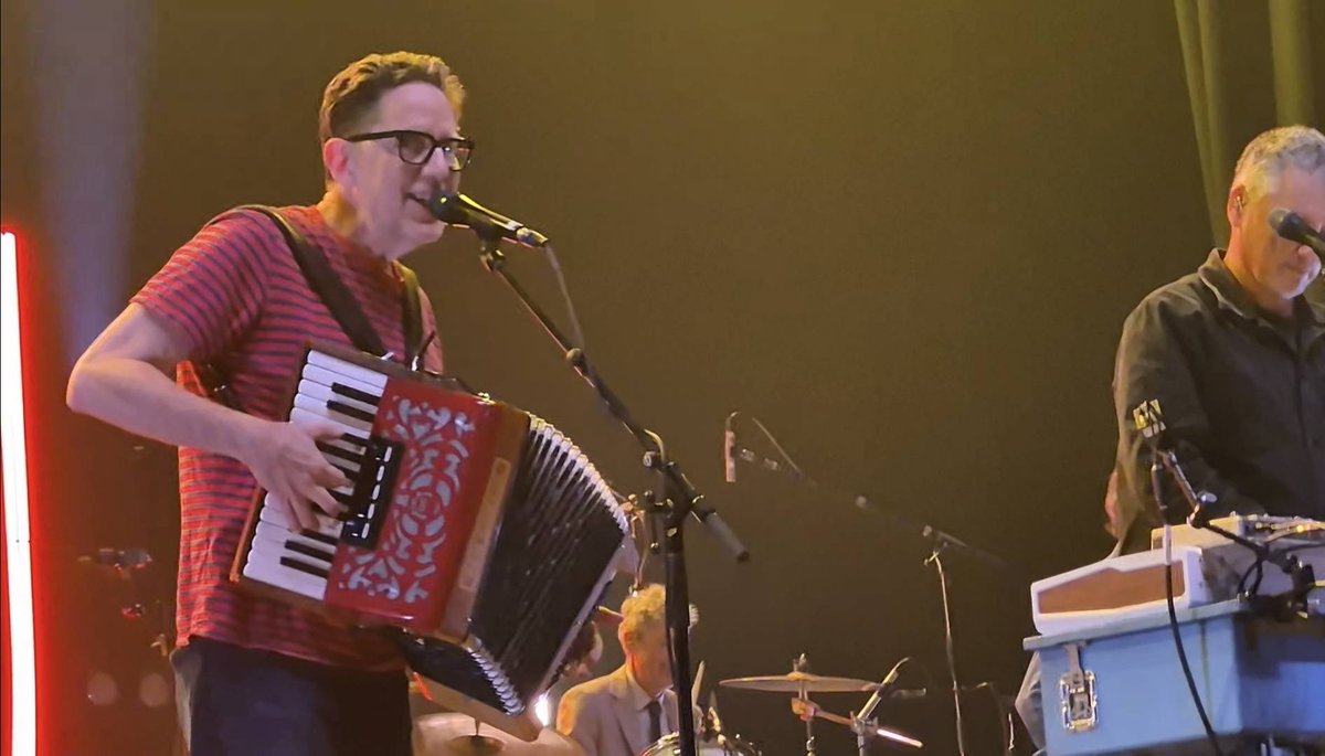 pidginplace's tweet image. the linnell stare in action...