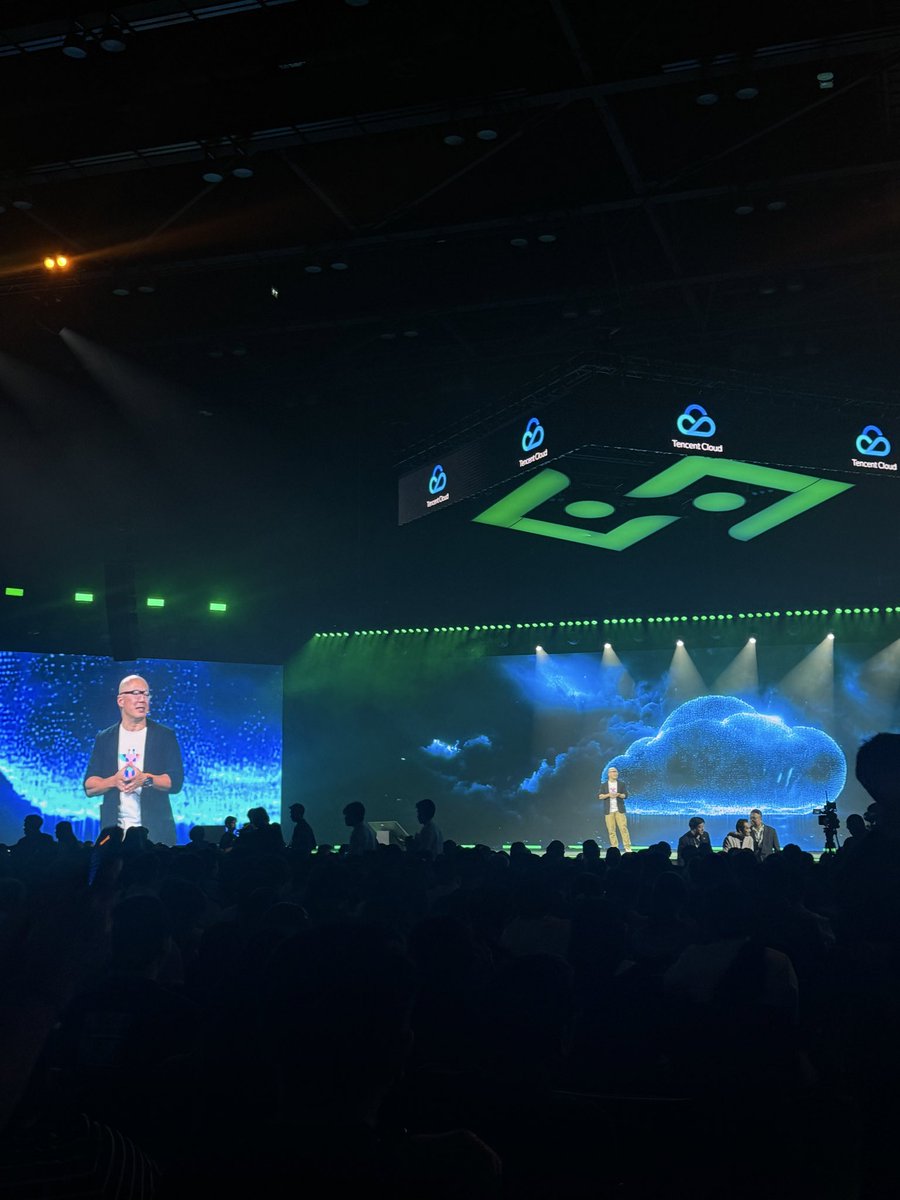 lycheee_lab's tweet image. It was a pleasure joining @BitkubOfficial’s summit 🇹🇭✨

Inspiring talks, strong connections, and endless possibilities for Thailand’s Web3 future.

#LycheeLab #BitkubSummit #Web3Asia #CryptoThailand