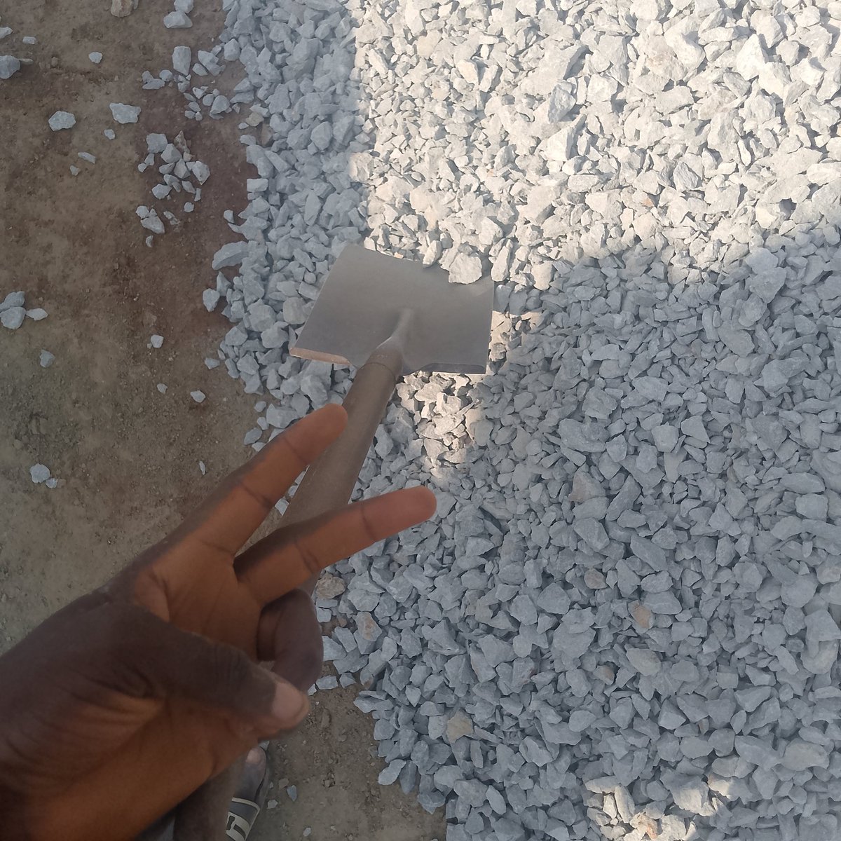 zyron_tech10's tweet image. Chinedu: I am a developer
Client: send me a sample of your site
Chinedu:👇👇👇