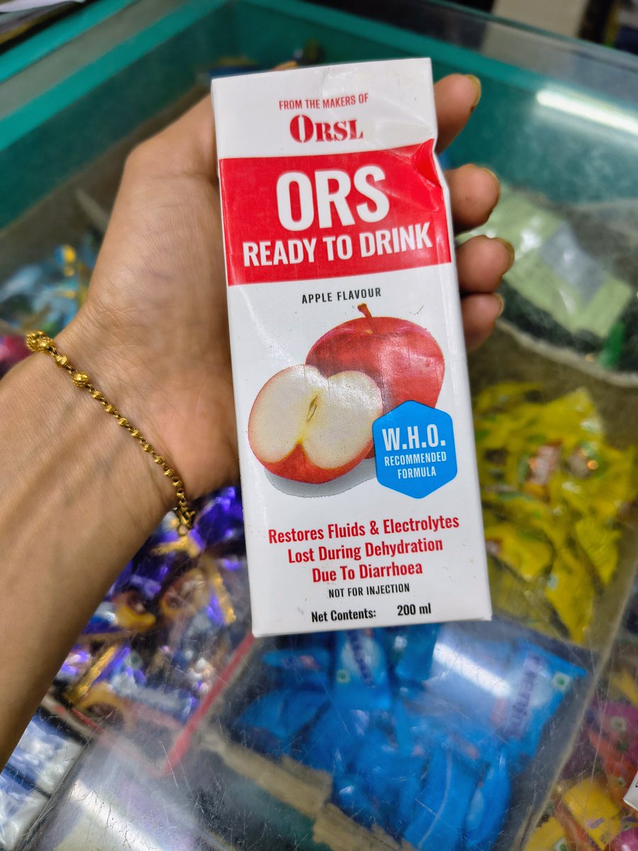 NalinisKitchen's tweet image. I went to a medical store.
I asked for ORS.
He gave me ORSL.
I said, “This is not ORS.”
He said, “Ok, keep it aside, I’ll give you another.”
Then he gave me the original ORS.
People don’t have much knowledge, so they may end up buying ORSL instead of ORS. Why is this kind of…