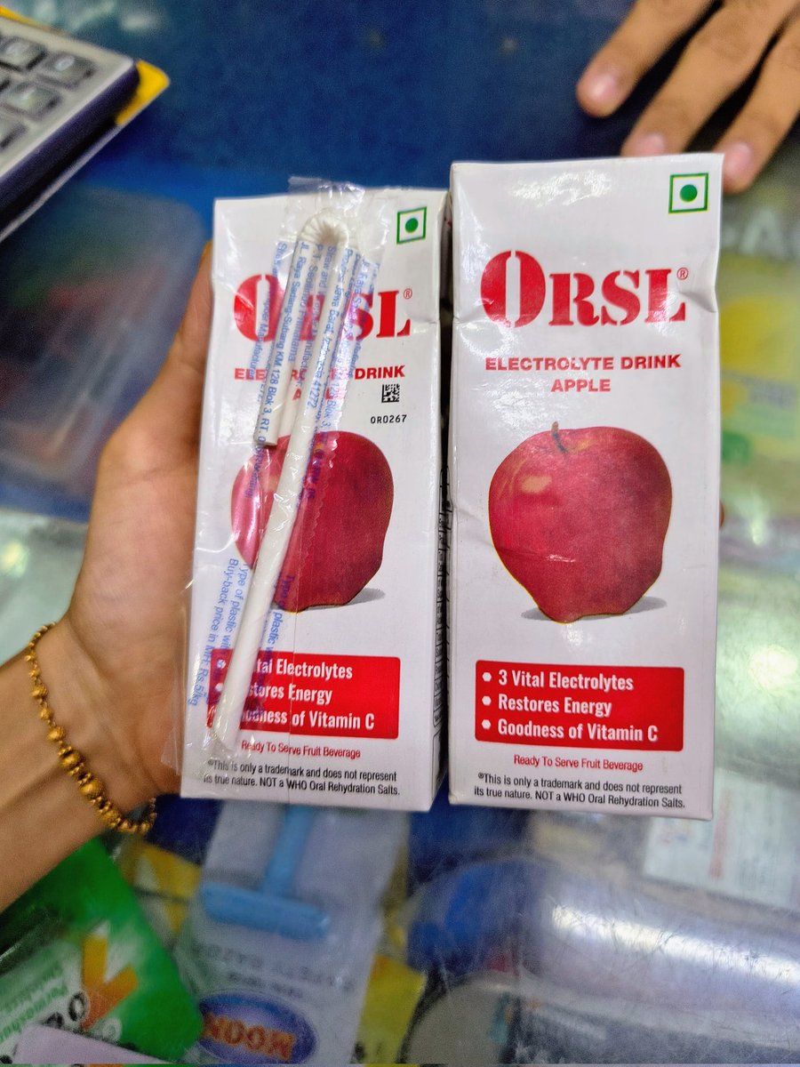 NalinisKitchen's tweet image. I went to a medical store.
I asked for ORS.
He gave me ORSL.
I said, “This is not ORS.”
He said, “Ok, keep it aside, I’ll give you another.”
Then he gave me the original ORS.
People don’t have much knowledge, so they may end up buying ORSL instead of ORS. Why is this kind of…