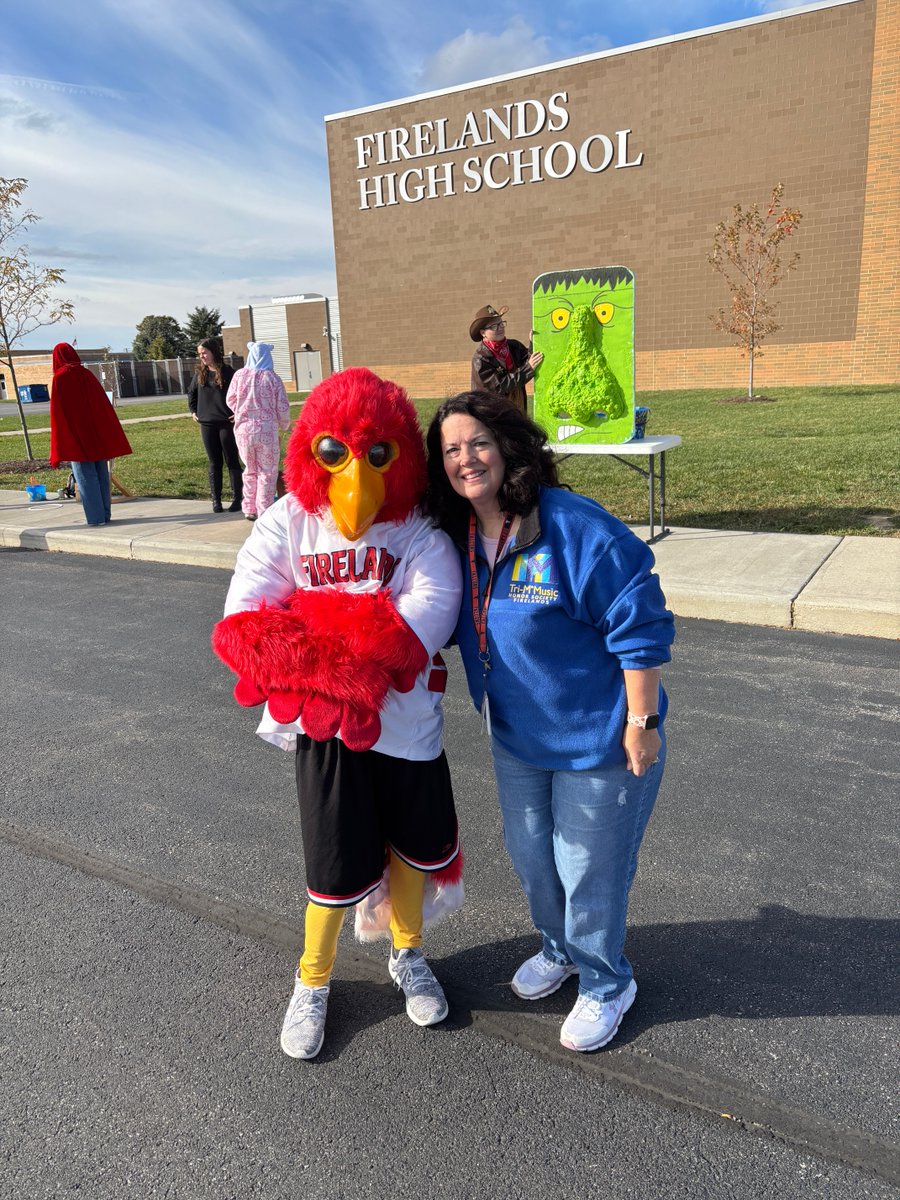 firelandschoir's tweet photo. Tri-M Trunk or Treat is happening right now!! Come on out! https://t.co/T8ZQyTpETs