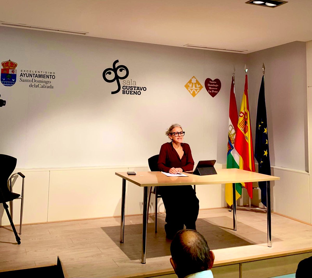 Sharon Calderón Gordo, “Hispanchidad.”

32 Encuentros de Filosofía de la Fundación Gustavo Bueno

La lengua española ante el nuevo orden mundial fgbueno.es/act/enc2025e.h…