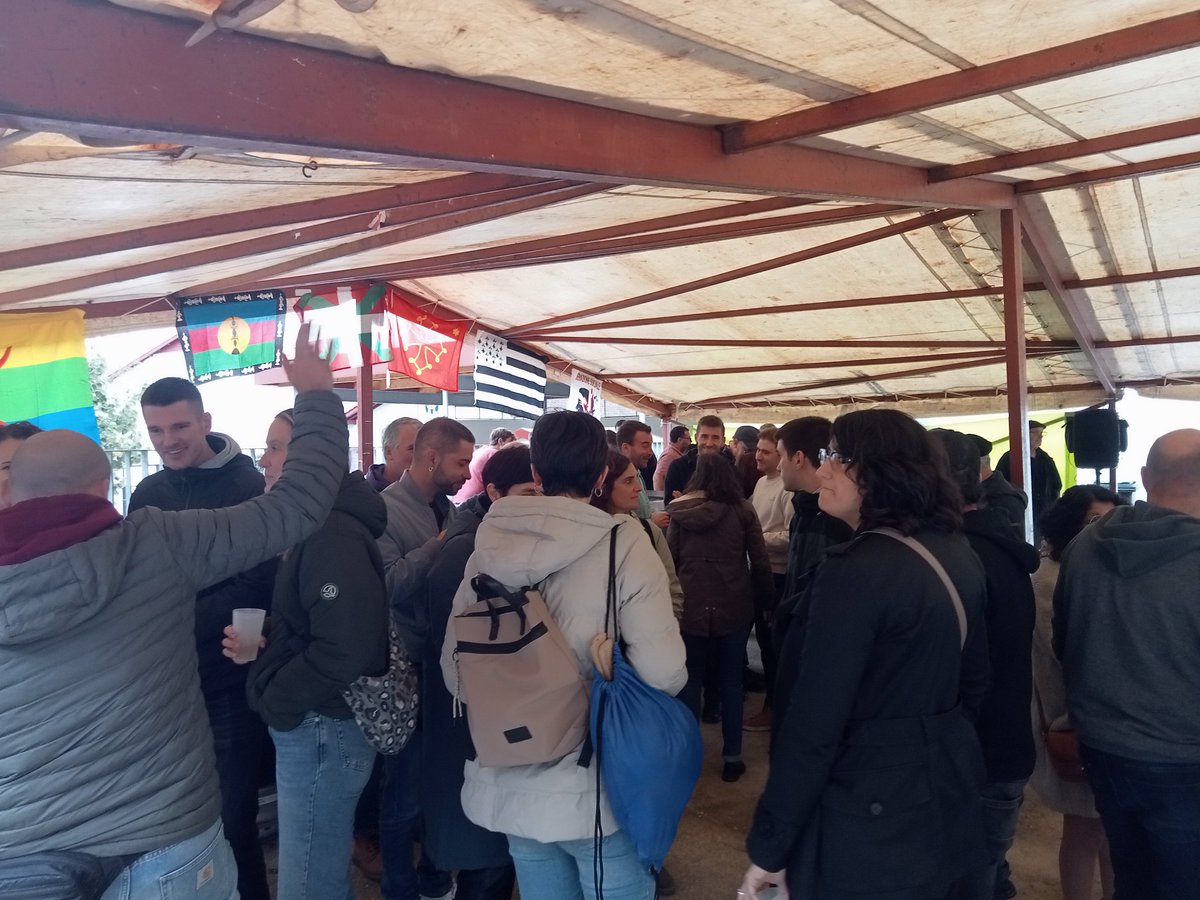 Egin ditugu 25 urte Ipar Euskal Herrian eta egingo askoz gehiago LAB zabaltzen. Gora LAB eta gora munduko langileria!