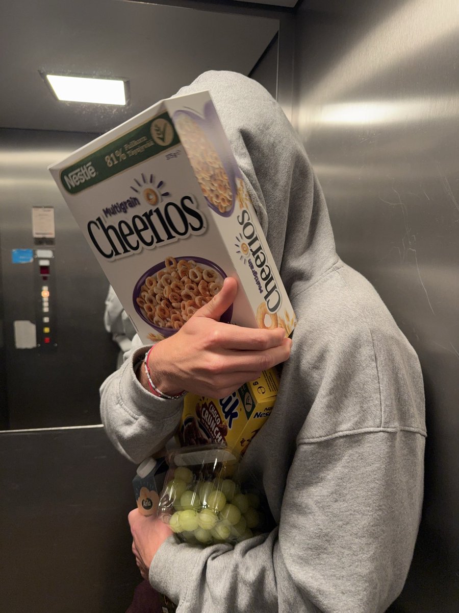 spent my friday night with my bf eating cereal and watching notting hill