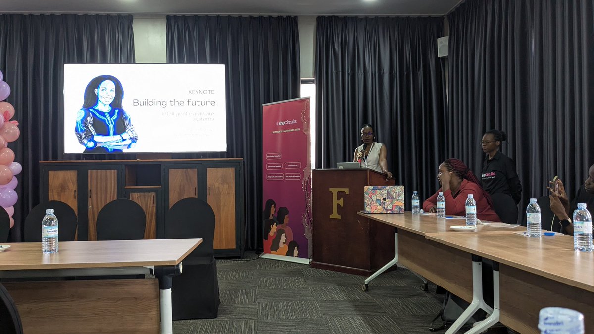 ZiyadaKA_'s tweet image. At the @shecircuits launch 🎉

@lailah_grant 
@FundiBots