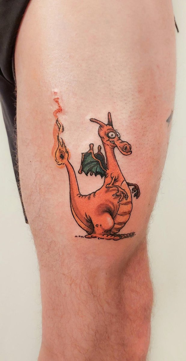 #dracaufeu #charizard  très fidèle au dessin ce Tatoo !
