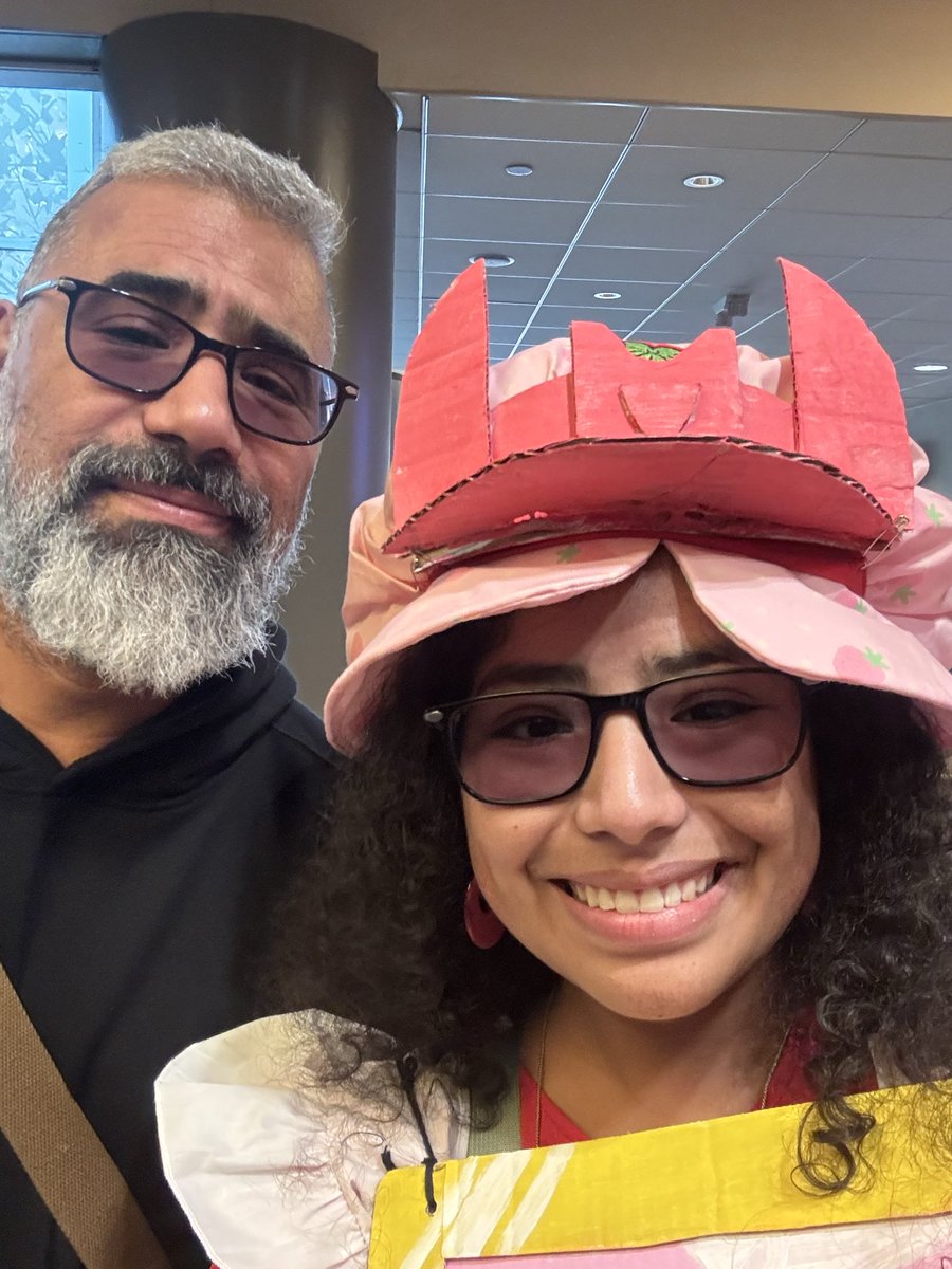 Startheskeleto1's tweet image. At the con with my dad. Waiting to get a wrist band to get in 
#TFcon