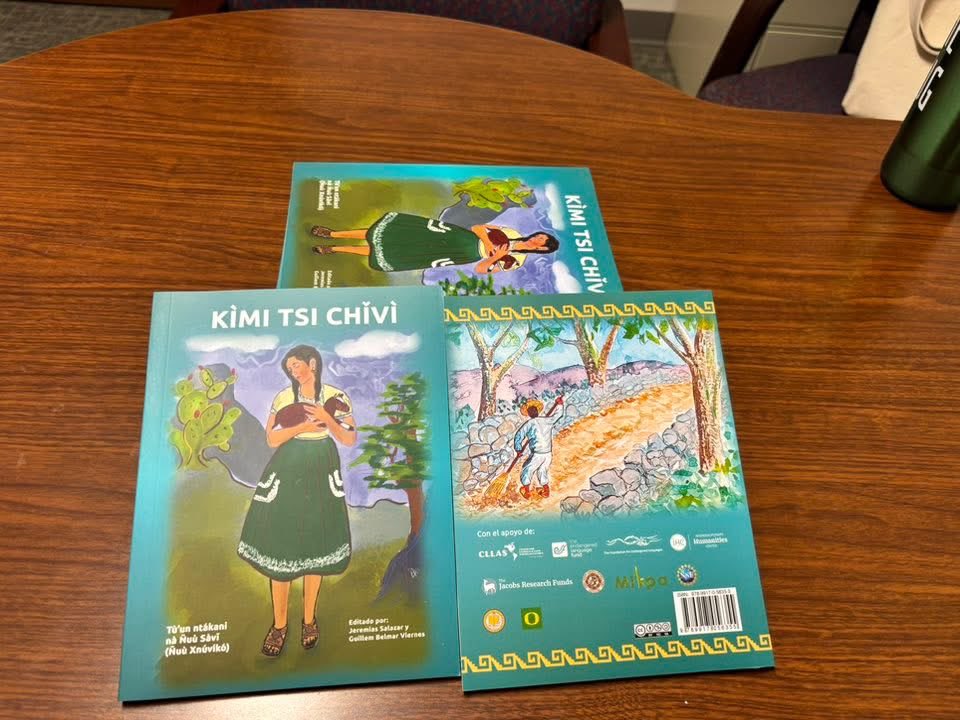yucunani's tweet photo. Esta semana estuvimos en el Instituto Educativo de la Mixteca y la Secundaria Técnica 22 en #Juxtlahuaca hablando sobre la importancia de mantener la lengua, el trabajo comunitario lingüístico y compartiéndoles “Kìmi tsi chǐvì”. ¡Muchas gracias por invitarnos! https://t.co/WwrOmWbgKN