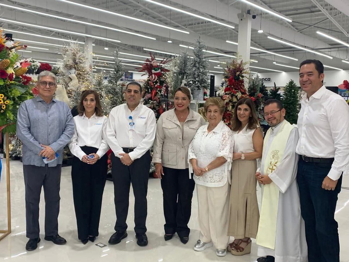 Aja!! Y entonces, en que estamos ??? No que no??? Y las 10 familias y los 25 grupos de poder ??? Se les churris morris la cabeza  ya cuando los tiene cerca 🤣🤣🤣 hay que ser coherente.
<a href="/ReinaRi87426022/">Reina Rivera</a>