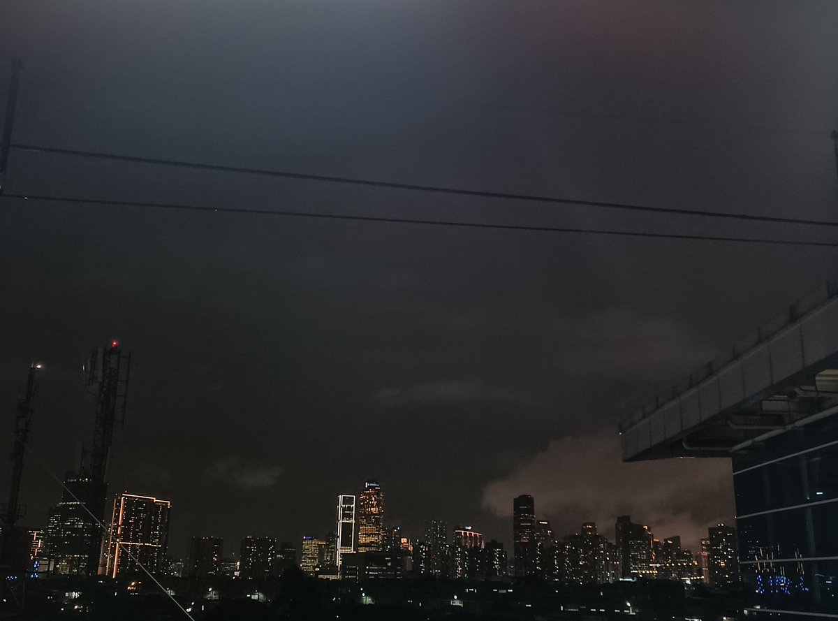 Night vibes, di kota yang paling amat sangat ramaii 💫