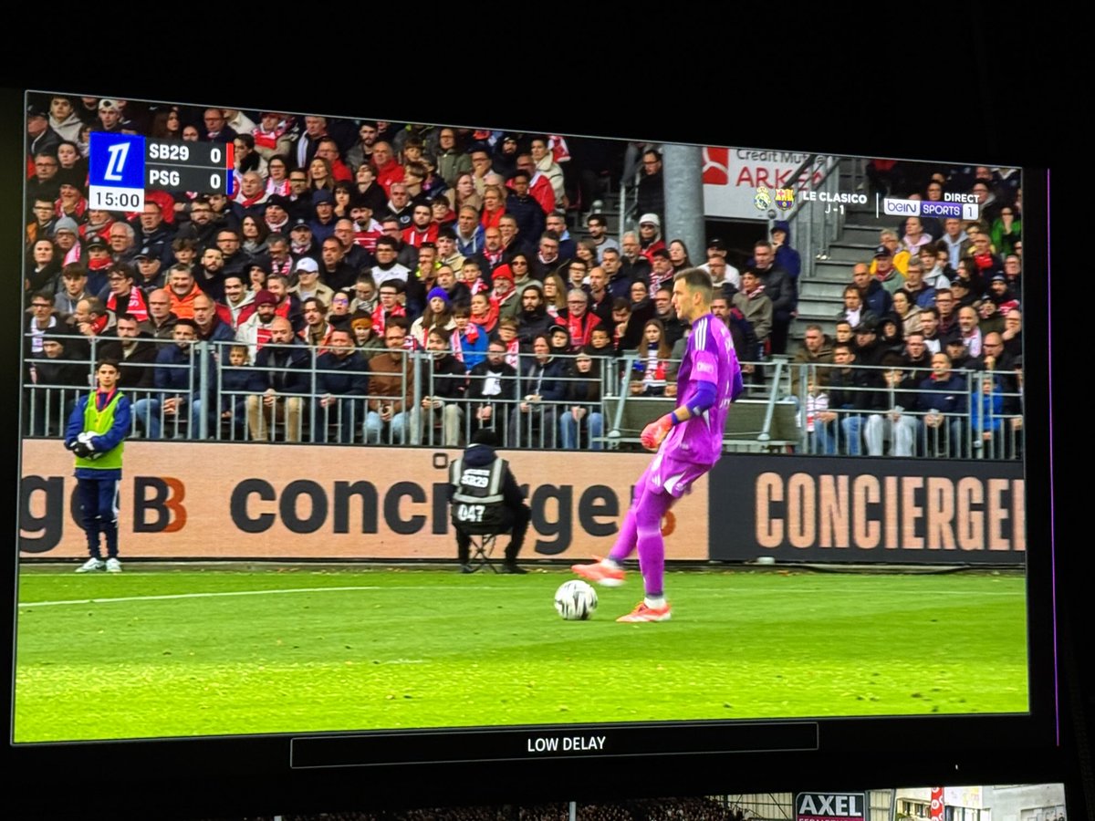 En ce moment ⁦<a href="/SB29/">Stade Brestois 29</a>⁩ vs ⁦<a href="/PSG_inside/">Paris Saint-Germain</a>⁩ et demain le Clasico à partir de 15h30 sur ⁦<a href="/beinsports_FR/">beIN SPORTS</a>⁩ 👌🔥