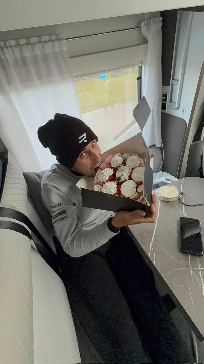 Woerden was the 5️⃣0️⃣th UCI victory and that has its reward🍰