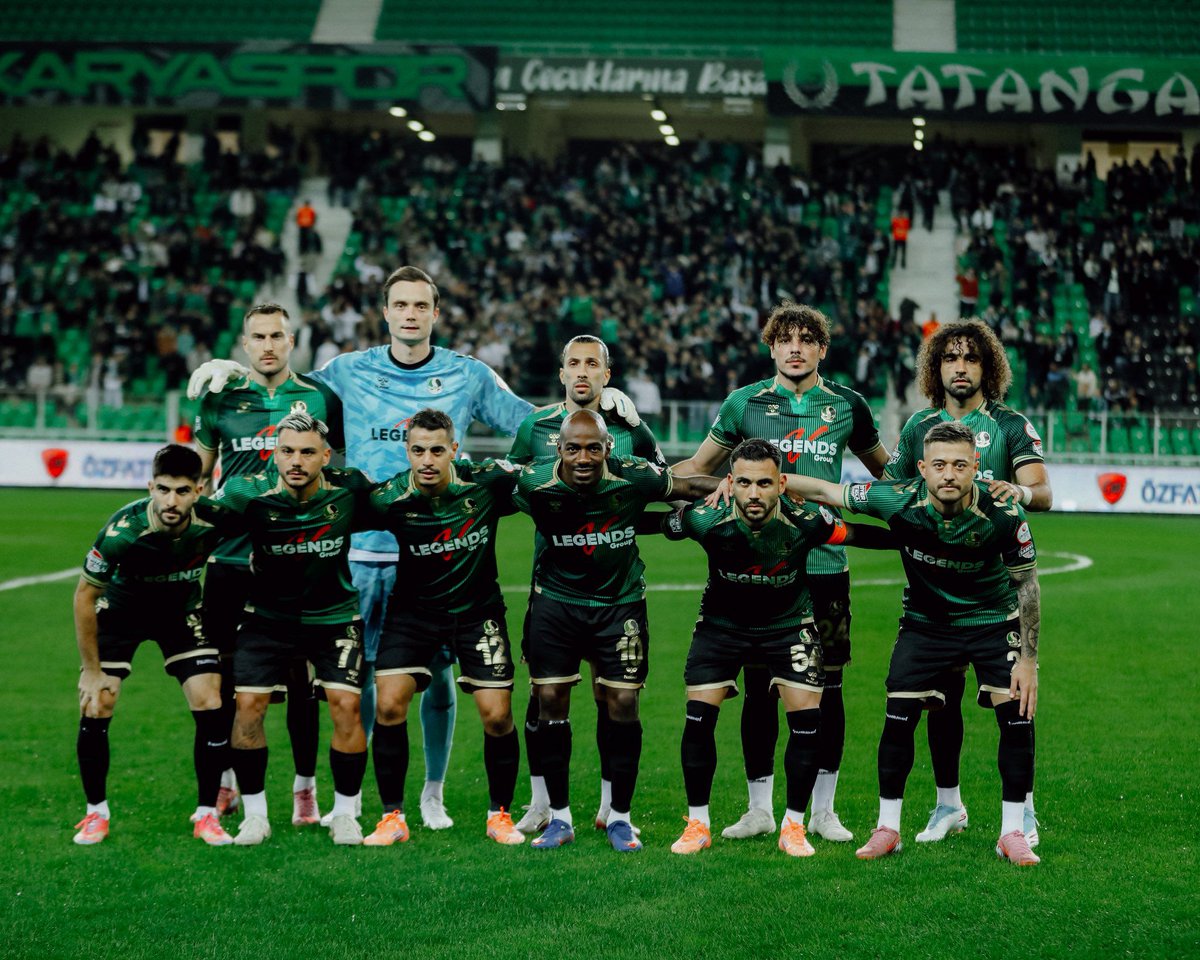 sbYusufAlemdar's tweet photo. Maç öncesi şehrimizde güzel bir hava vardı. Galibiyete inanmıştık, hamdolsun bugün de saha ve seyircimizin önünde 3 puanın sahibi olduk. Son 3 haftayı 9 puan alarak kapattık.

Sakaryasporumuz: 1
Keçiörengücü: 0

Tebrikler takım! 👏👏
💚🖤 https://t.co/rk8pBa3Q09