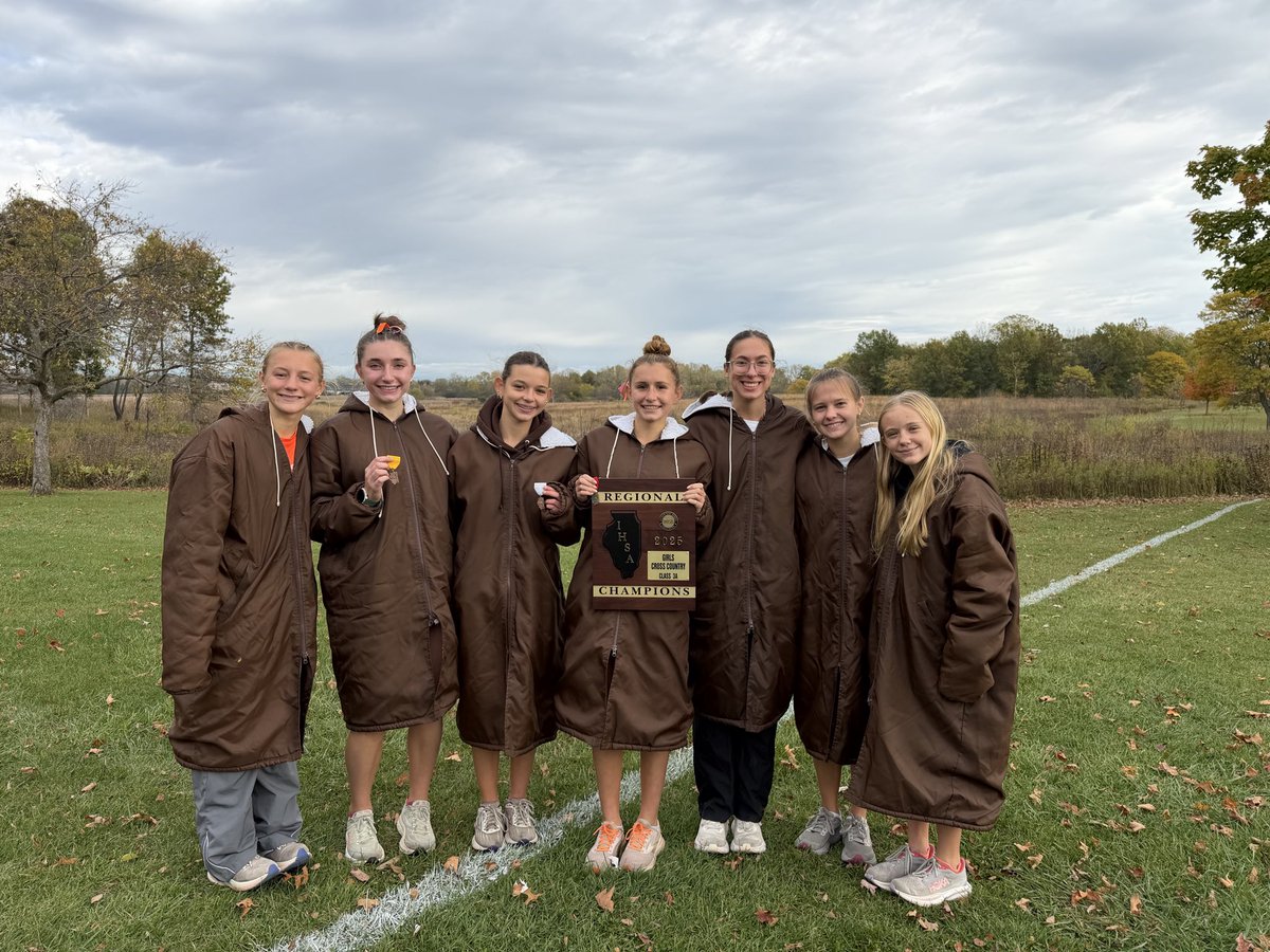 Your Hersey Huskies are your 2025 Regional Champions! Earning all regionals was Kopacz (4th) Messer (3rd), and leading the way was Mabry (2nd)! Onto Sectionals at Busse Woods next Saturday! #MUSH 🧡🤎live.palatinepack.com/meets/58368/ev…
