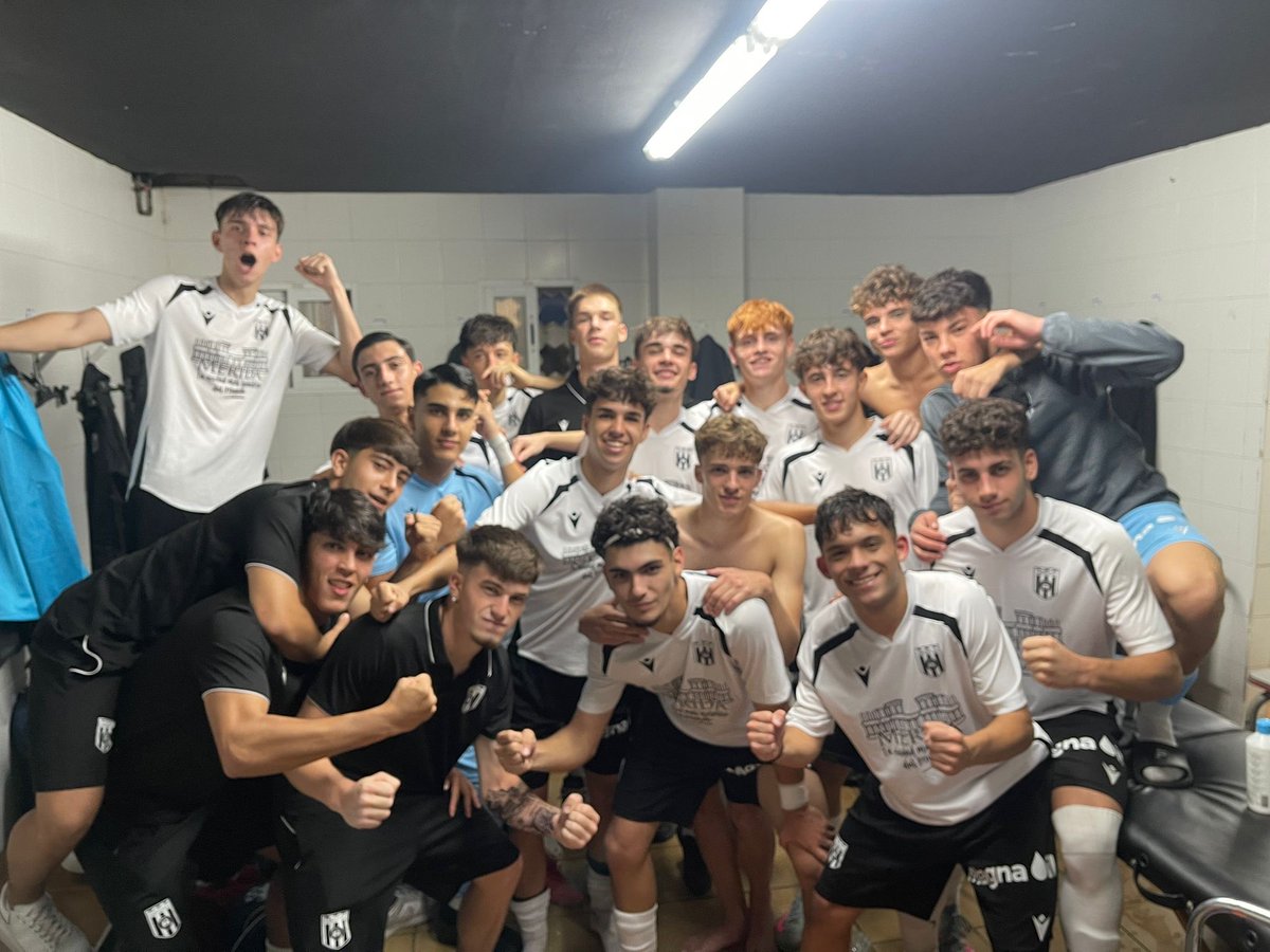 ✅ Victoria del #JuvenilA en Los Campos para sumar otros 3 puntazos ➕3️⃣⚪️⚫️

#JuvenilA 1-0 Santa Amalia

Gran partido, equipo 🫡