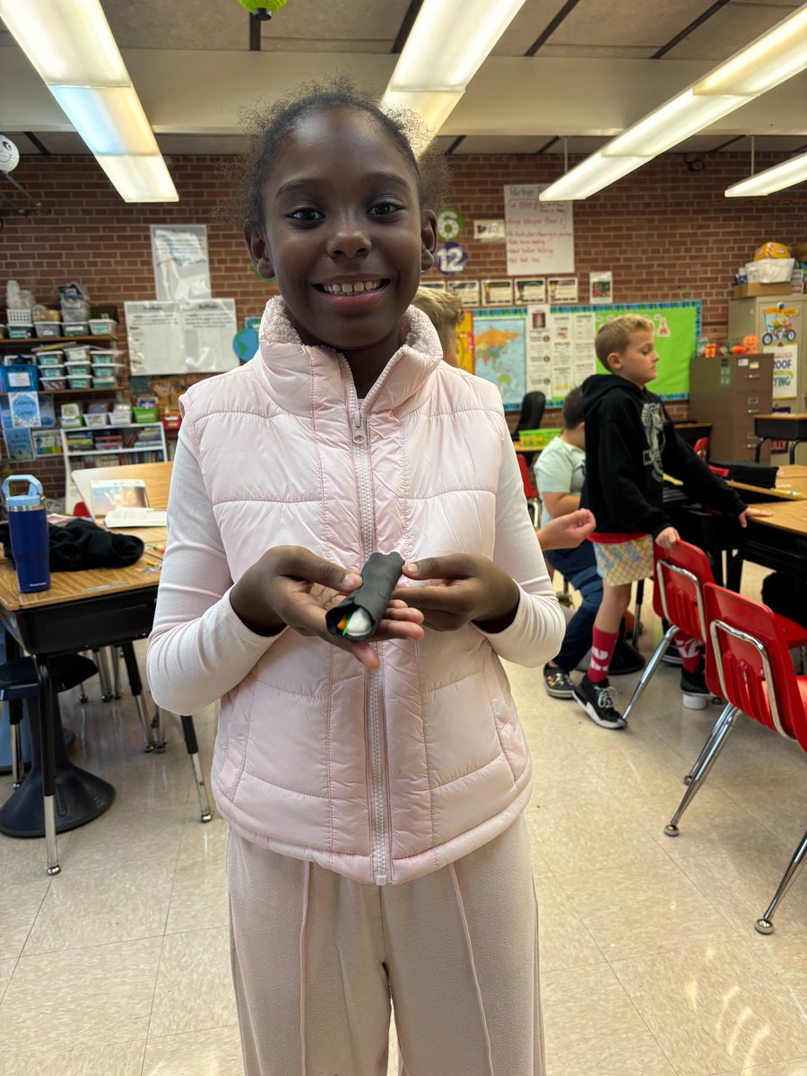 d61greco's tweet photo. During recess some of my students made sushi rolls out of play dough. #d61Lace #d61learns https://t.co/0vhQ40EyOK