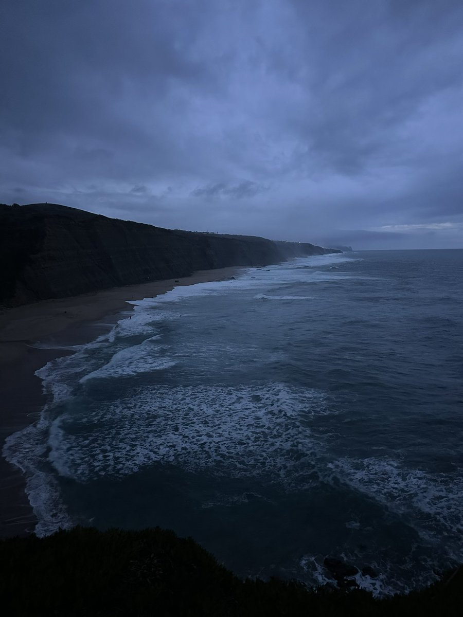 Бог Подушки и Одеяла tweet media