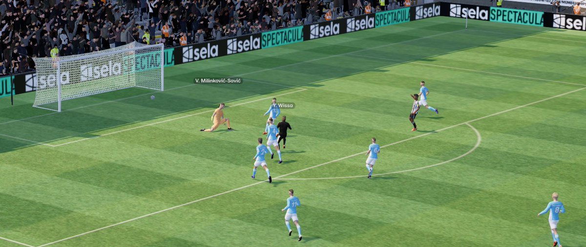 MarvGaming28's tweet photo. @FootballManager Wissa came on as a substitute and forgot to take his tracksuit off lol #FM26 https://t.co/2a1YE7B6MU