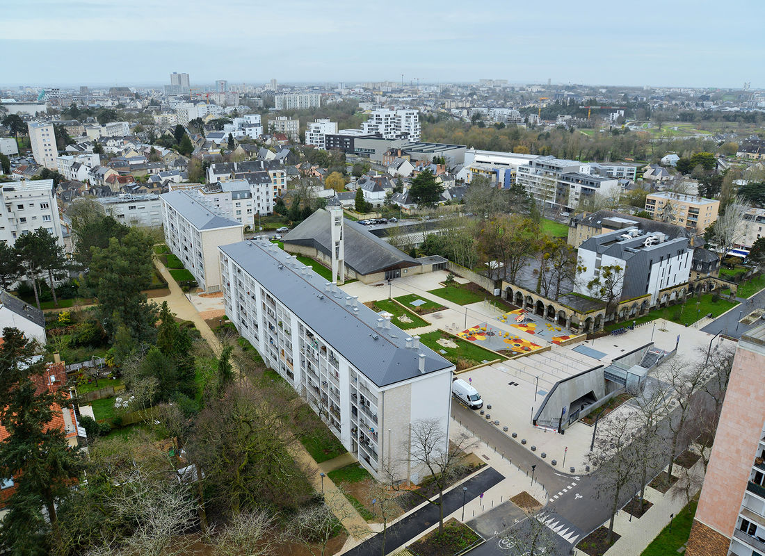F_Desouche's tweet photo. Rennes (35) : pour son sac, Rachid Tafasca gaze à la bombe lacrymogène et traîne sur plusieurs mètres une femme de 78 ans ; la victime, couverte d’hématomes, a eu une main fracturée

 https://t.co/H3Qxdzpjut https://t.co/KUGxnYjvWO