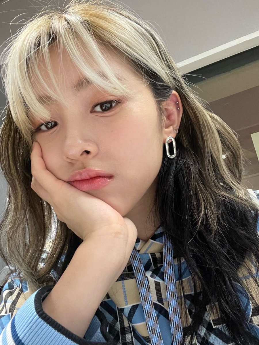 itzybubblle's tweet image. [ 050322 ]  - 🐱