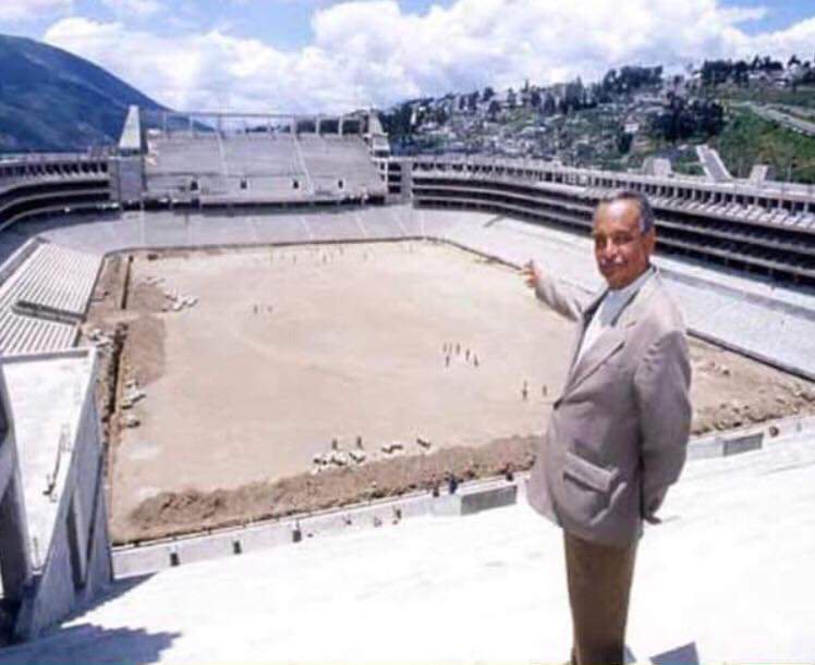 Qué cancha te mandaste, Papá Oso. Una de las localías más fuertes del continente, donde nadie quiere venir a jugar. <a href="/LDU_Oficial/">LDU Oficial</a>