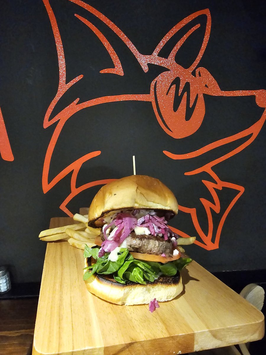 foxbrewpub's tweet photo. Saturday Special Alert! 🍔🔥 Introducing our Grilled Lamb Burger: tender lamb on a toasted bun with fresh spinach, juicy tomatoes, crumbled feta cheese, tangy pickled red cabbage, and a drizzle of creamy garlic aioli (artfully poured for that perfect mess). Come try it out! https://t.co/xh5Tevn34x