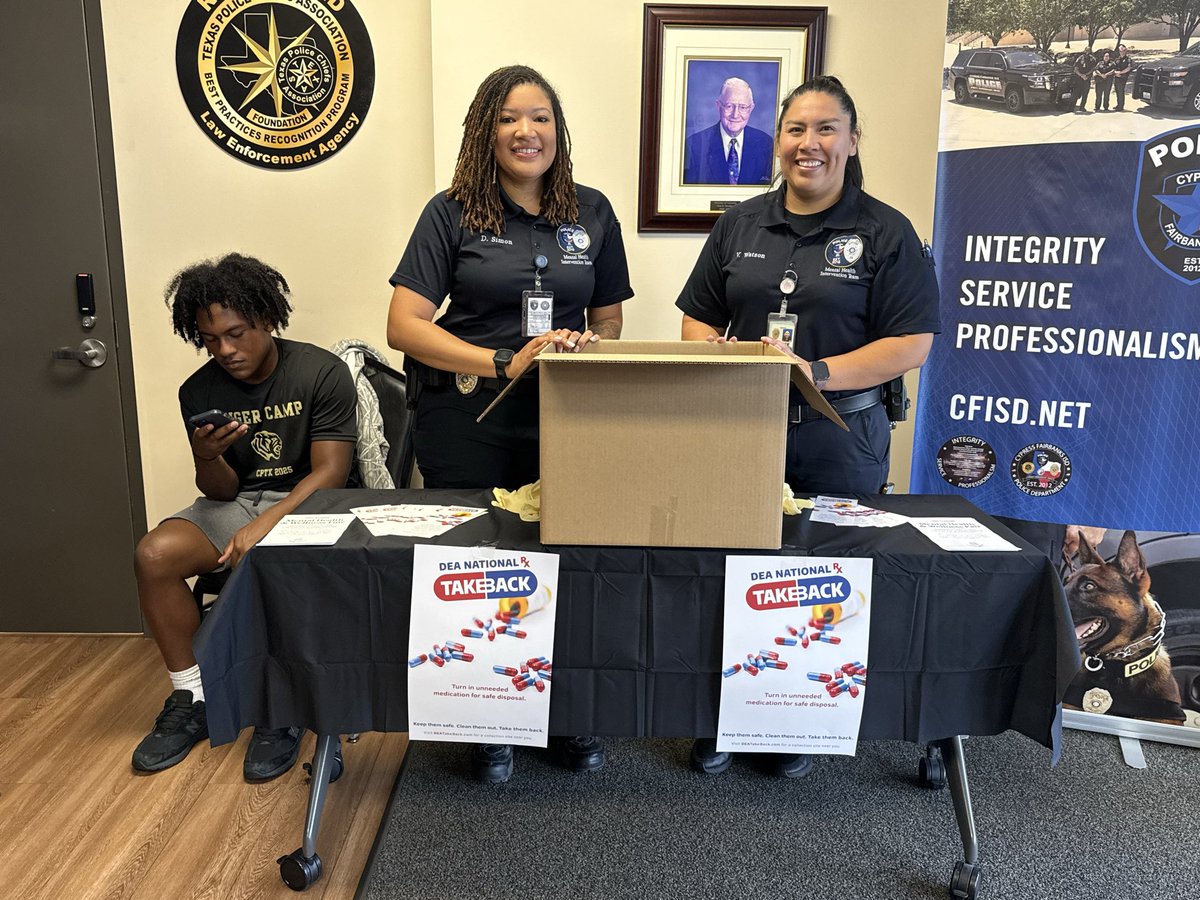 CFISDPDMHIT's tweet photo. We are here!! 

Come safely dispose your expired and unused medications! 💊

📍11200 Telge Rd
⏰10AM - 2PM

#SuicidePrevention #CFISDsafe https://t.co/qs8wRwgFoF