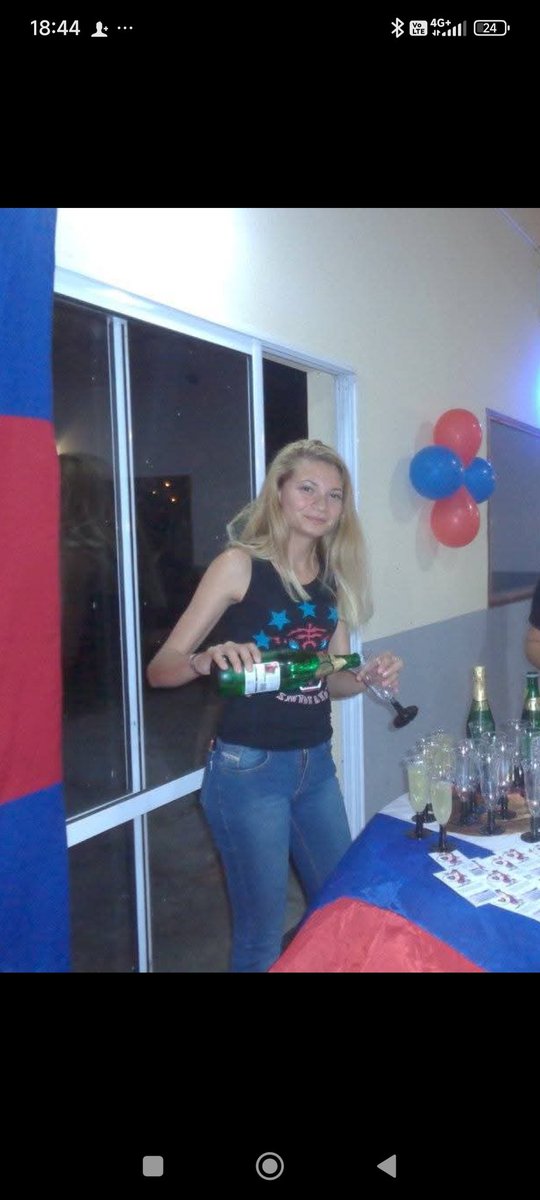 AzulgranaBasket's tweet image. Reunión de Comisión Directiva 

Belén Lugones .......

Hija de Raúl Lugones quien fuera referente Radical de Grand Bourg.
En el 2019 fue como primera candidata a concejal por consenso federal,  presidenta de la Juventud Radical de Malvinas Argentinas e integrante de la Juventud…