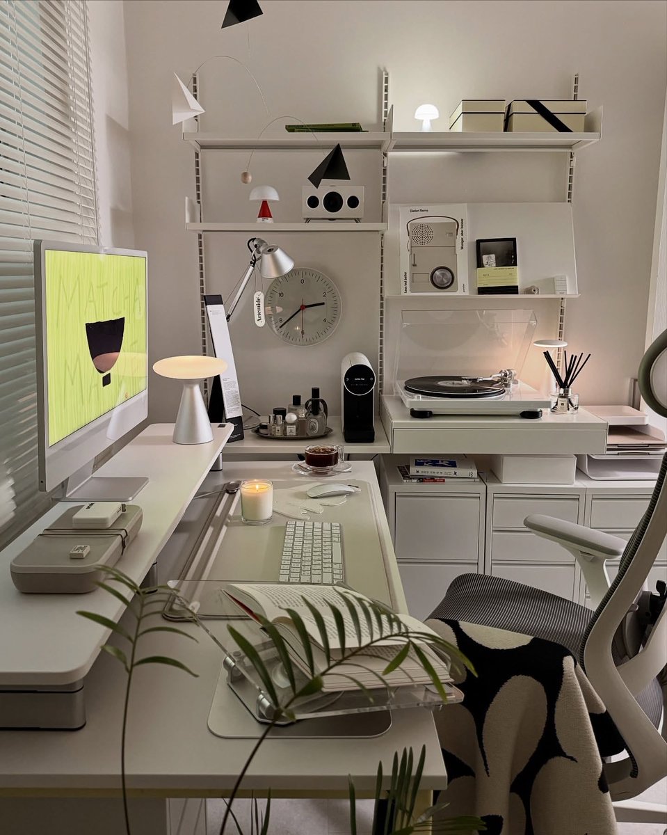 setupspaces's tweet photo. Today’s 👨‍💻 space. What do you think about it?

📷 jardin_de._marie 

#setupspaces https://t.co/0EXyOdCyw5