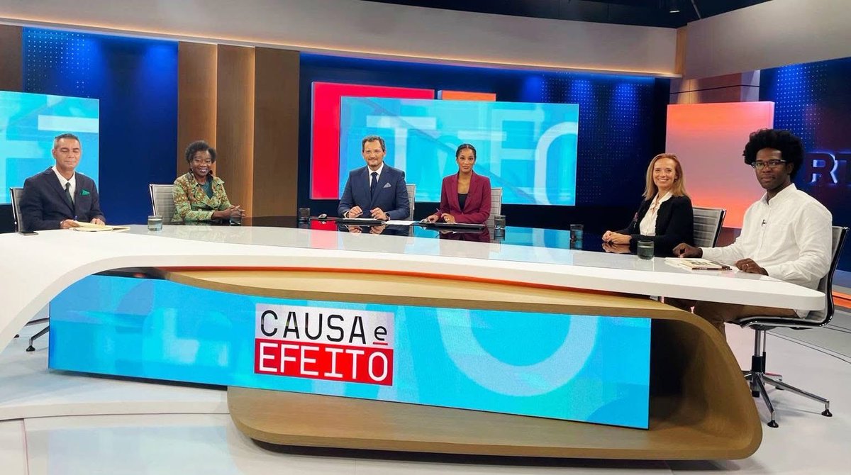Sedrick_C's tweet photo. Hoje começa a nova temporada do programa Causa e Efeito da @RTPAfrica, agora no novo estúdio de Informação da @rtppt, num novo formato e num novo horário, aos sábados, a partir das 19h (PT). ⤵️ https://t.co/k5yBKbtAML