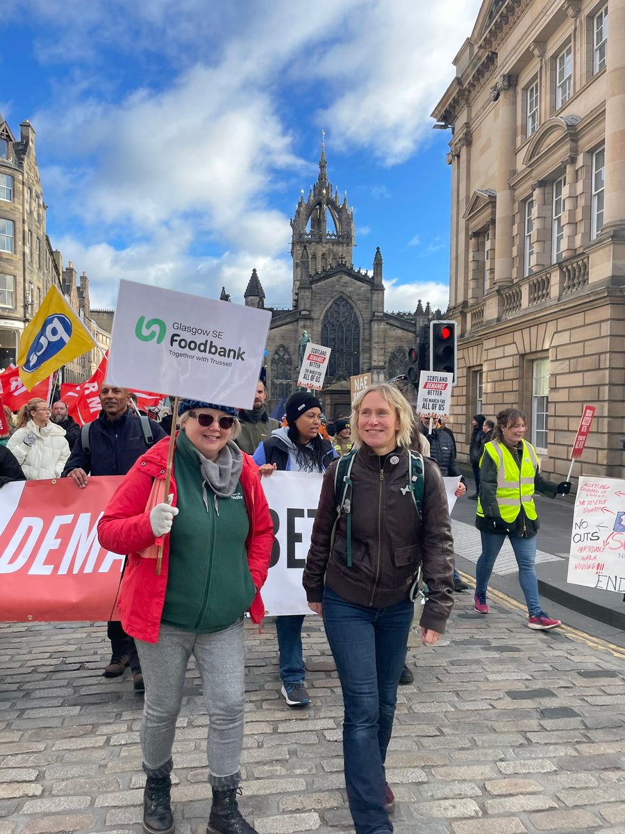 Polly_Trussell's tweet image. Proud to march with @TrussellUK food banks, my @unisontheunion branch, my fellow @PovertyAlliance trustees - and thousands more - as #WeDemandBetter jobs, social security and action to tackle poverty.