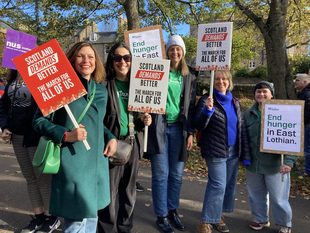 Polly_Trussell's tweet image. Proud to march with @TrussellUK food banks, my @unisontheunion branch, my fellow @PovertyAlliance trustees - and thousands more - as #WeDemandBetter jobs, social security and action to tackle poverty.
