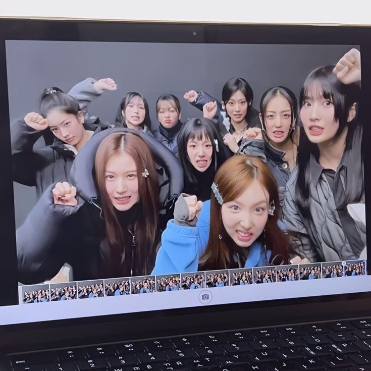 jypesmyoui's tweet image. I vote for #TWICE at #2025MAMAVOTE