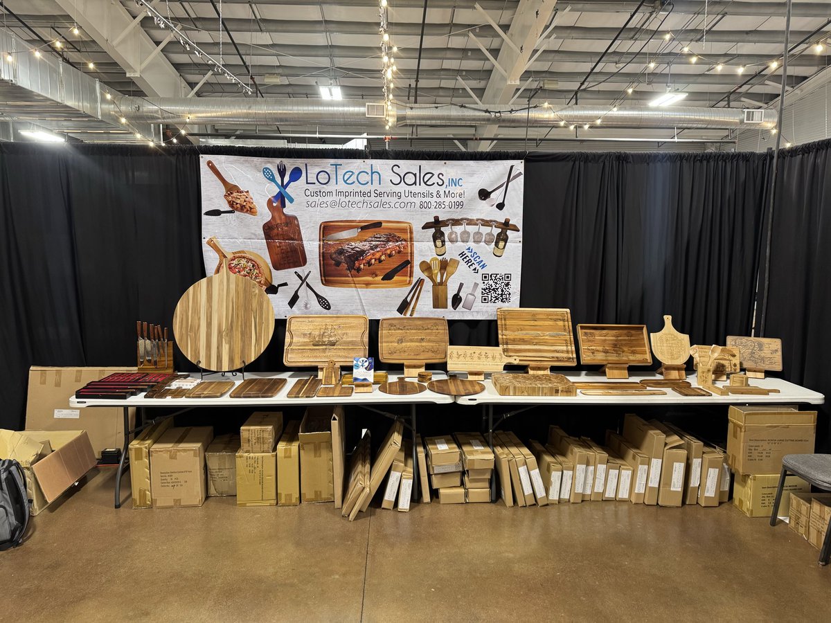 LoTechSales's tweet image. 🌿 Why Choose an Antimicrobial Wood Cutting Board Over Plastic?

Not all cutting boards are created equal! 👇 Here’s why more chefs and home cooks are switching from plastic to antimicrobial wood.