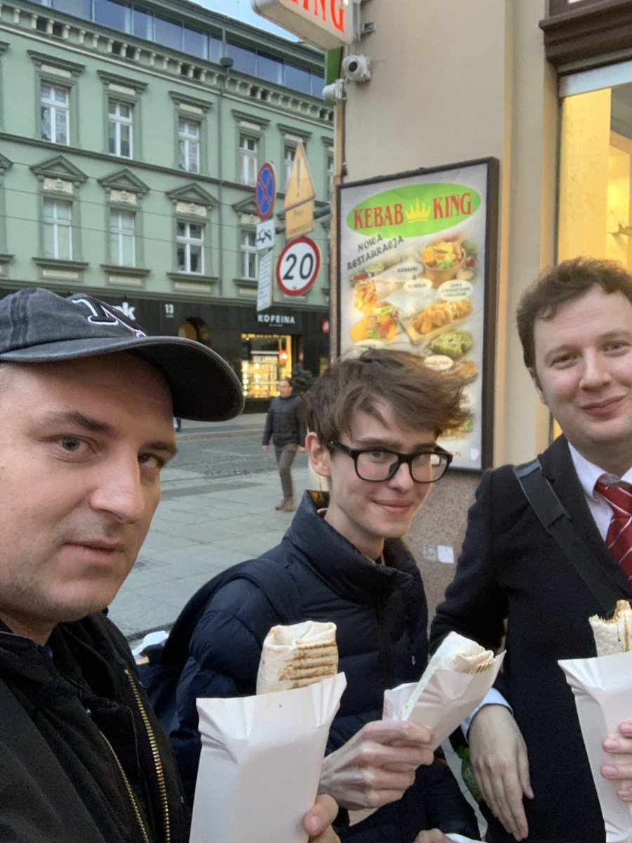 Milosz Lodowski  🇵🇱 💯 (@miloszlodowski) on Twitter photo Czuj Duch!
Na ile lajków ta ekipa wpada do Was na kebsy ;) 
Ice Czuj Duch!
Na ile lajków ta ekipa wpada do Was na kebsy ;) 
Ice