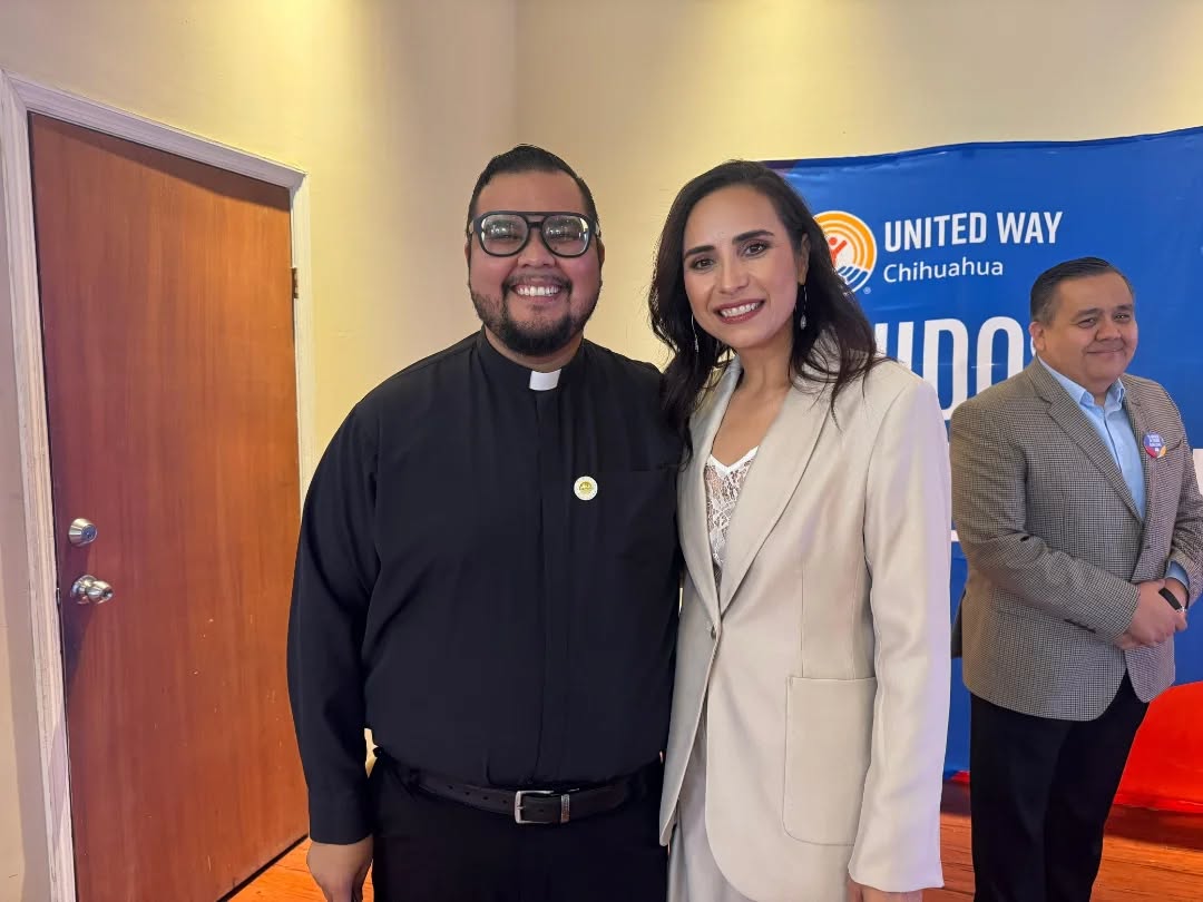 cmjrz's tweet photo. Nuestro director, P. Francisco Bueno y nuestra trabajadora social, Ivonne López de Lara estuvieron presentes en el informe anual de @unitedwaychihuahua, acompañando a su directora Erika Ramírez. https://t.co/0lHhx9g63U