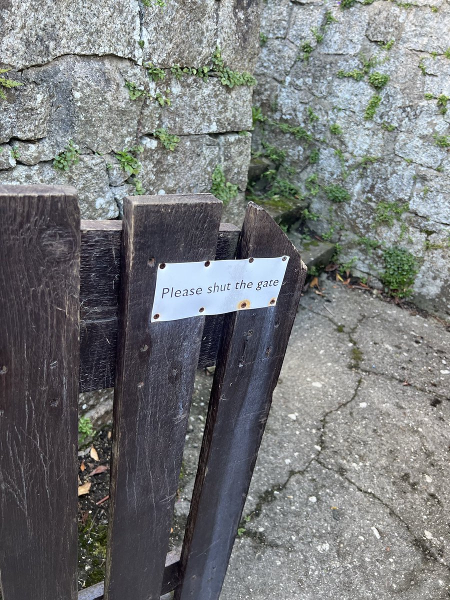 Fucking stupid <a href="/AmazonUK/">Amazon.co.uk</a> drivers. We used to have a good one, fucker had to unbolt the gate to get in, leaves it like this the last few days. Sign is up because we have a dog. Useless