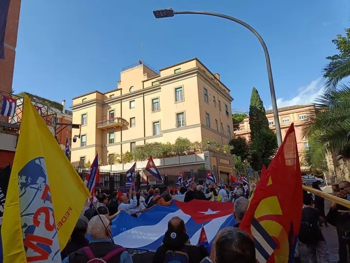 Colina_CTCuba's tweet image. 🇨🇺🌍Comenzó en Roma, Italia, el XVII Encuentro de cubanos residentes en #Europa "Con todos y para el bien de todos". 

#Cuba 
#TumbaElBloqueo