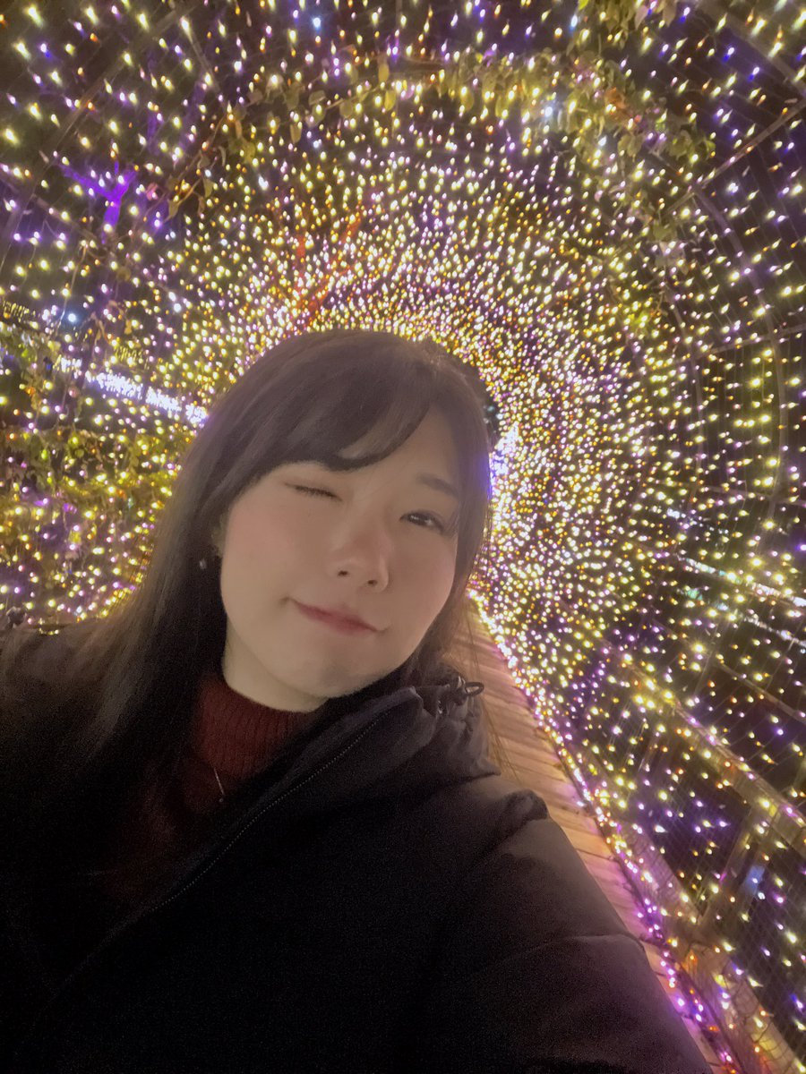 軽井沢のアウトレットに行って来た🛍️
もうイルミネーションやっててとっても綺麗だったよ〜🎄🌟