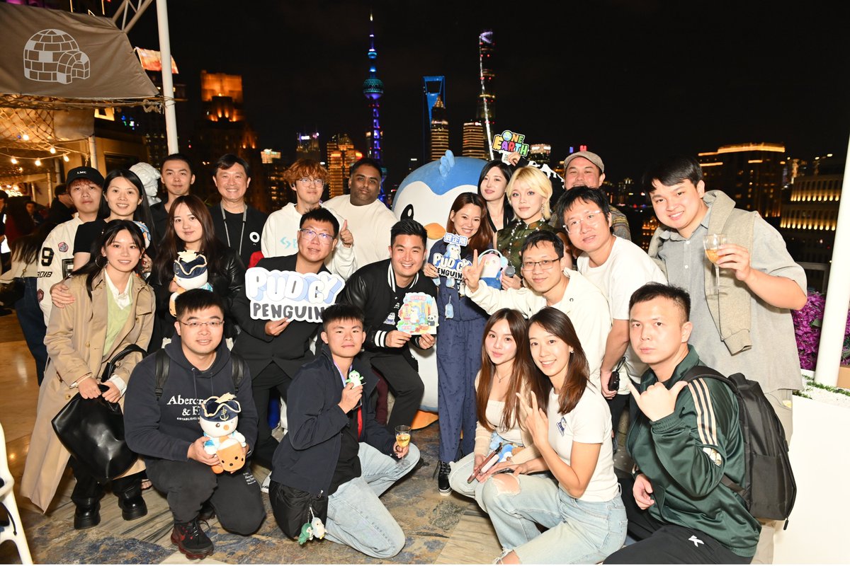 Shanghai Vibes from the <a href="/pudgypenguins/">Pudgy Penguins</a> China Tour.

中国, 胖企鹅来啦 🇨🇳🐧

Hangzhou next!