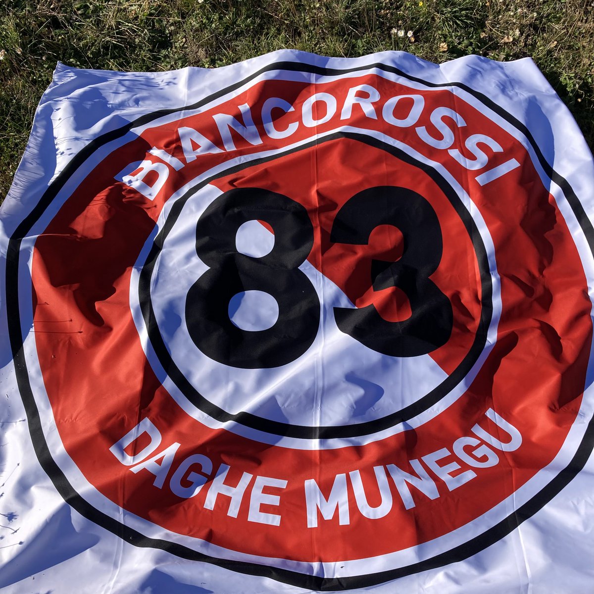 biancorossi83's tweet image. Au stade cet après-midi la section varoise des #biancorossi83 pour encourager notre équipe
Daghe Munegu !!!

Toutes et tous pour supporter l’AS Monaco  #ASMonaco #CSMMonaco #br83 #ASMTFC