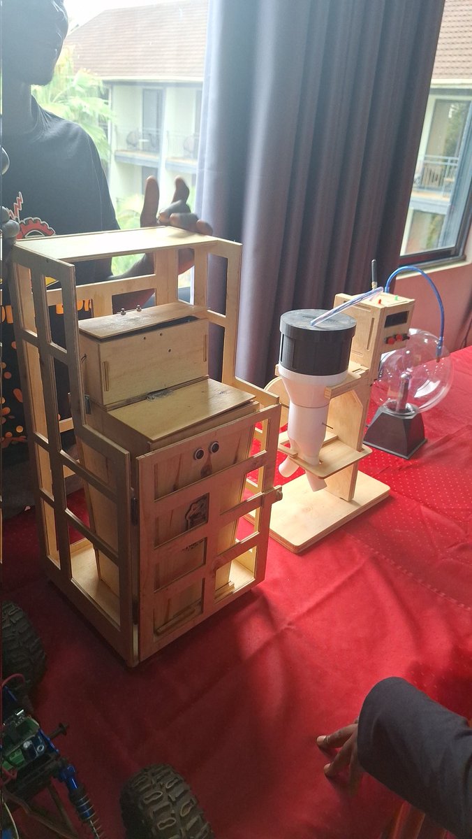 lailah_grant's tweet image. @FundiBots showed up and the projects displayed were amazing.

- Game console controlled monster car
- circuits 
- etc

All at @shecircuits Launch

#iot #robotics #WomenInTech #robots