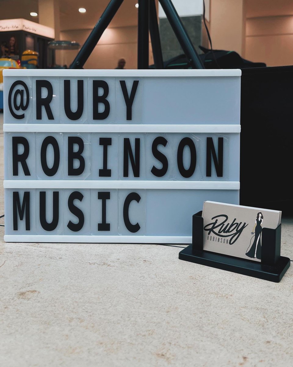 rubythejazzdiva's tweet image. We were thrilled to have been asked to perform as part of Southend Jazz Festival this month! We featured as a duo performing at Southend Victoria, swinging shoppers through their Sunday endeavours, and it was so lovely to see some many come down to watch us!!

R 💋

#autumn #sjf