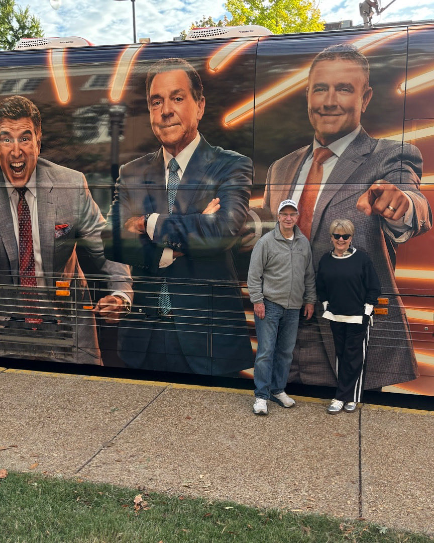 sarahflundy's tweet photo. Thank you ⁦⁦@CollegeGameDay⁩ for coming to Vanderbilt. We are not grads but love celebrating with this amazing school! All of Nashville should celebrate. https://t.co/QuDNClOMYF
