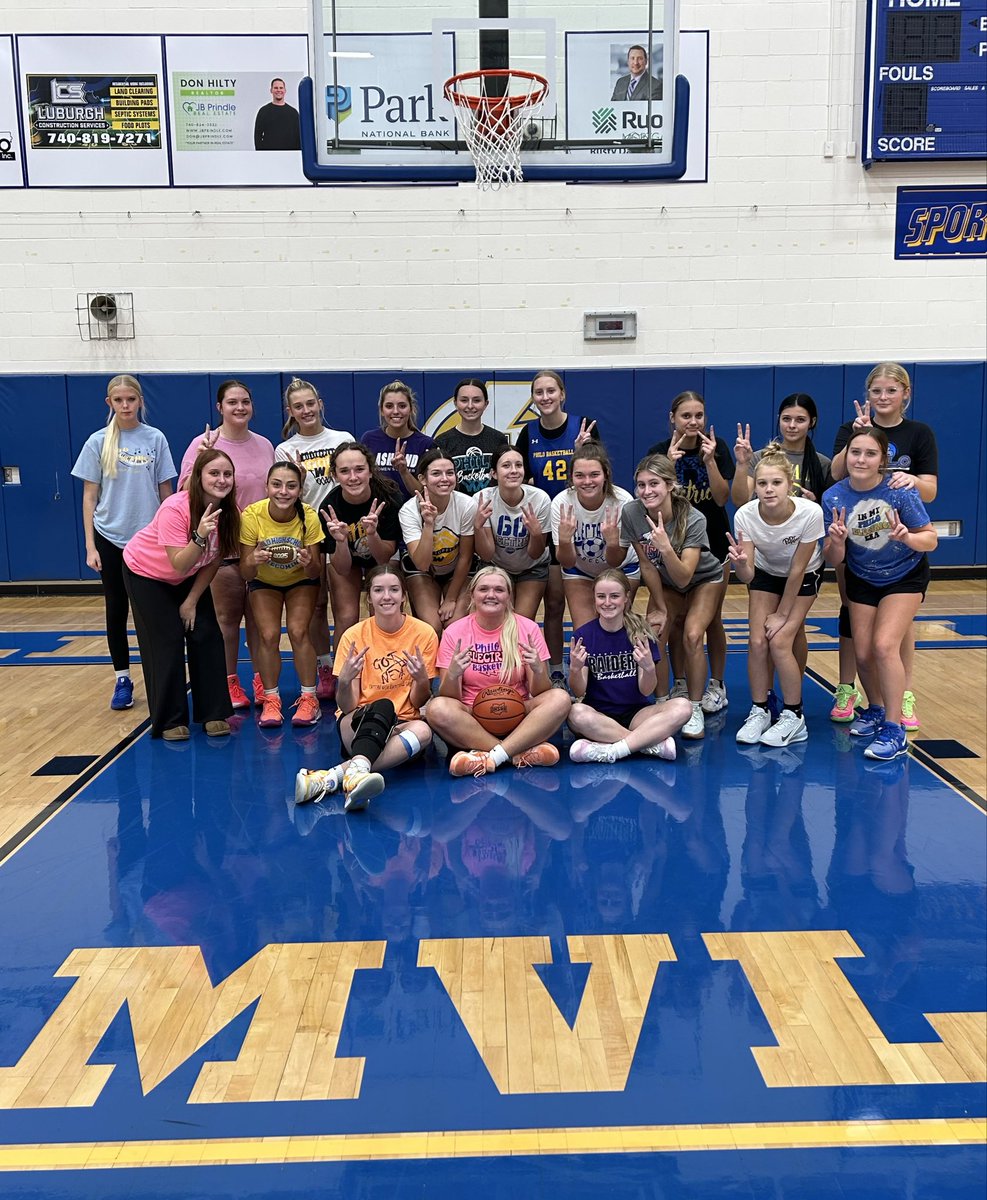 Philogirlsbball's tweet photo. Day 2 in the books and the energy in the gym has been ELECTRIC. @PhiloAD @AthleticPhilo @MrMose_PHS #THEELECTRICWAY https://t.co/QyHZyXIrKq