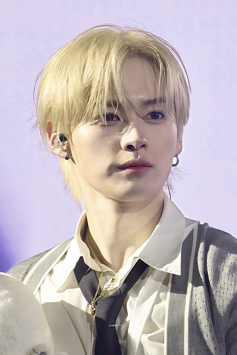 aesil🐈‍⬛🦋 tweet media