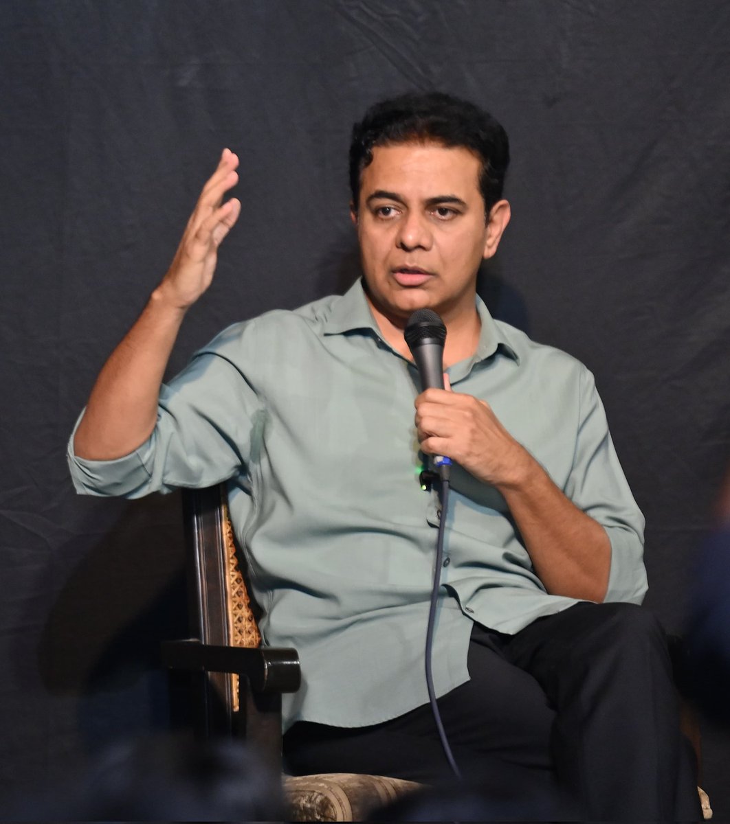 BTR_KTR's tweet image. Insights into Indian Elections at Lamakaan ☕️

BRS Working President @KTRBRS Garu &amp;amp; @AnujGurwara engaged the audience with discussions on politics, governance, and Hyderabad’s vibrant energy.

“Chai &amp;amp; Why of Indian Elections” sparked meaningful dialogue.